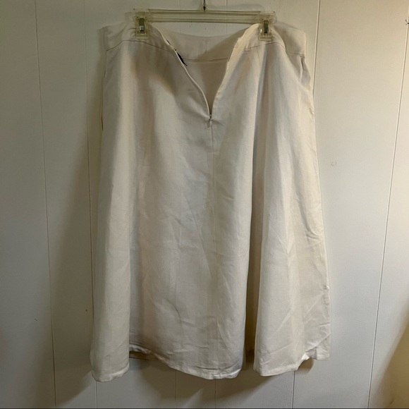 White buttoned long mid-calf length midi skirt cotton blend and linen plus size - Picture 5 of 12